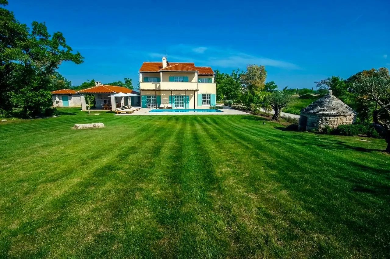 Vila Marija Marčana 0*,